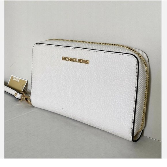 New Michael Kors Jet Set Travel Large Flat Wallet Leather Light Cream / Gift Box - Picture 1 of 6